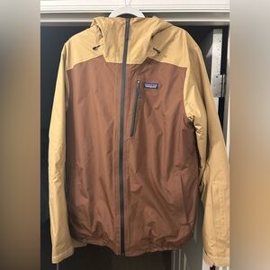 Patagonia: Powder town insulated jacket. Worn once. Perfect condition.